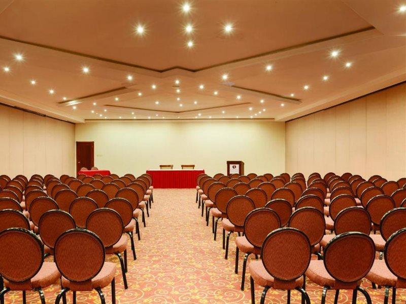 Ramada By Wyndham Princess Belize City Esterno foto