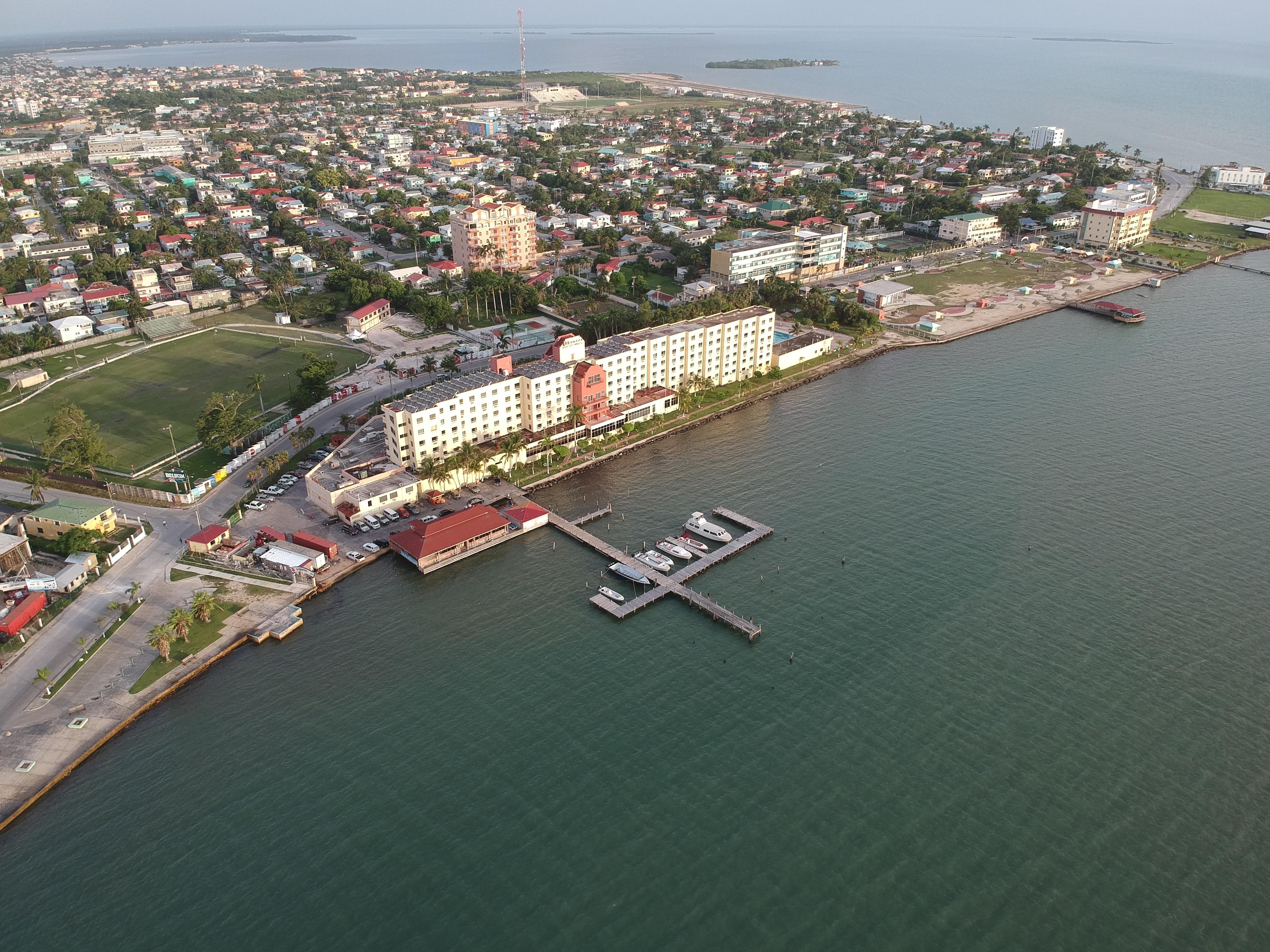 Ramada By Wyndham Princess Belize City Esterno foto