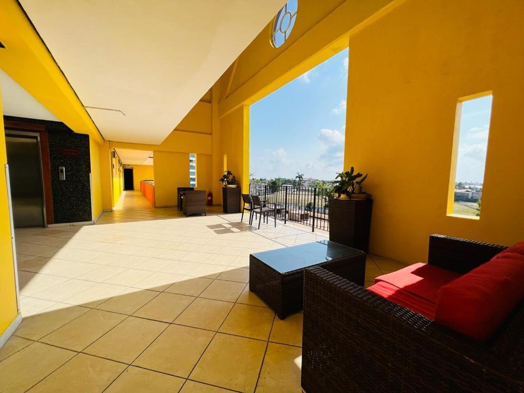Ramada By Wyndham Princess Belize City Esterno foto