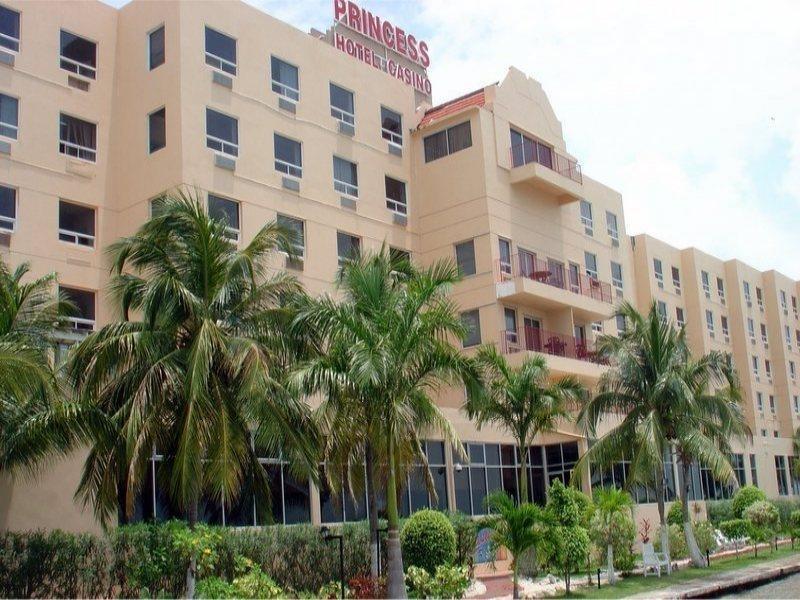 Ramada By Wyndham Princess Belize City Esterno foto